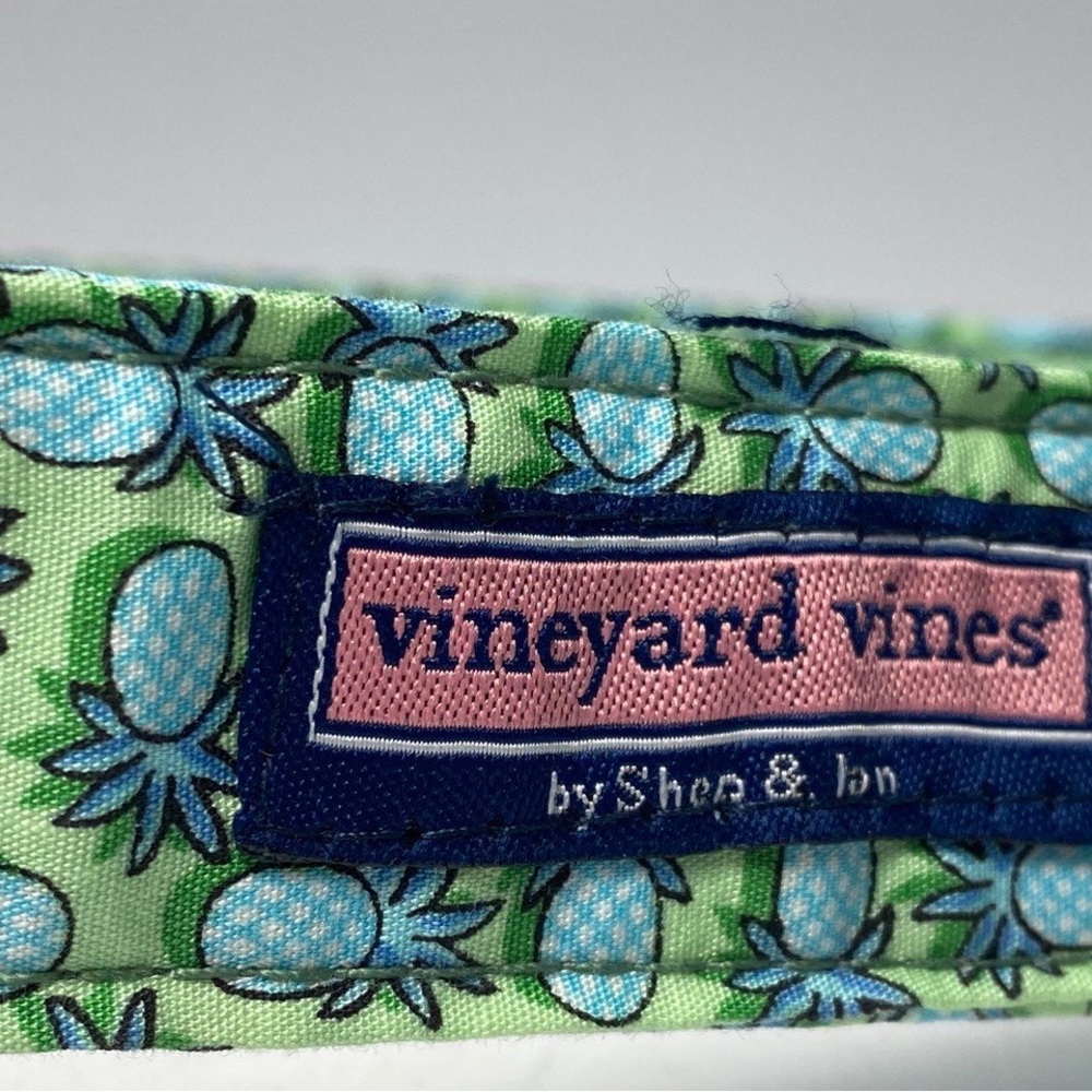 Vineyard Vines Green Blue Pineapple Textile Belt with Chromed Buckle NWT Sz Med - Picture 7 of 11
